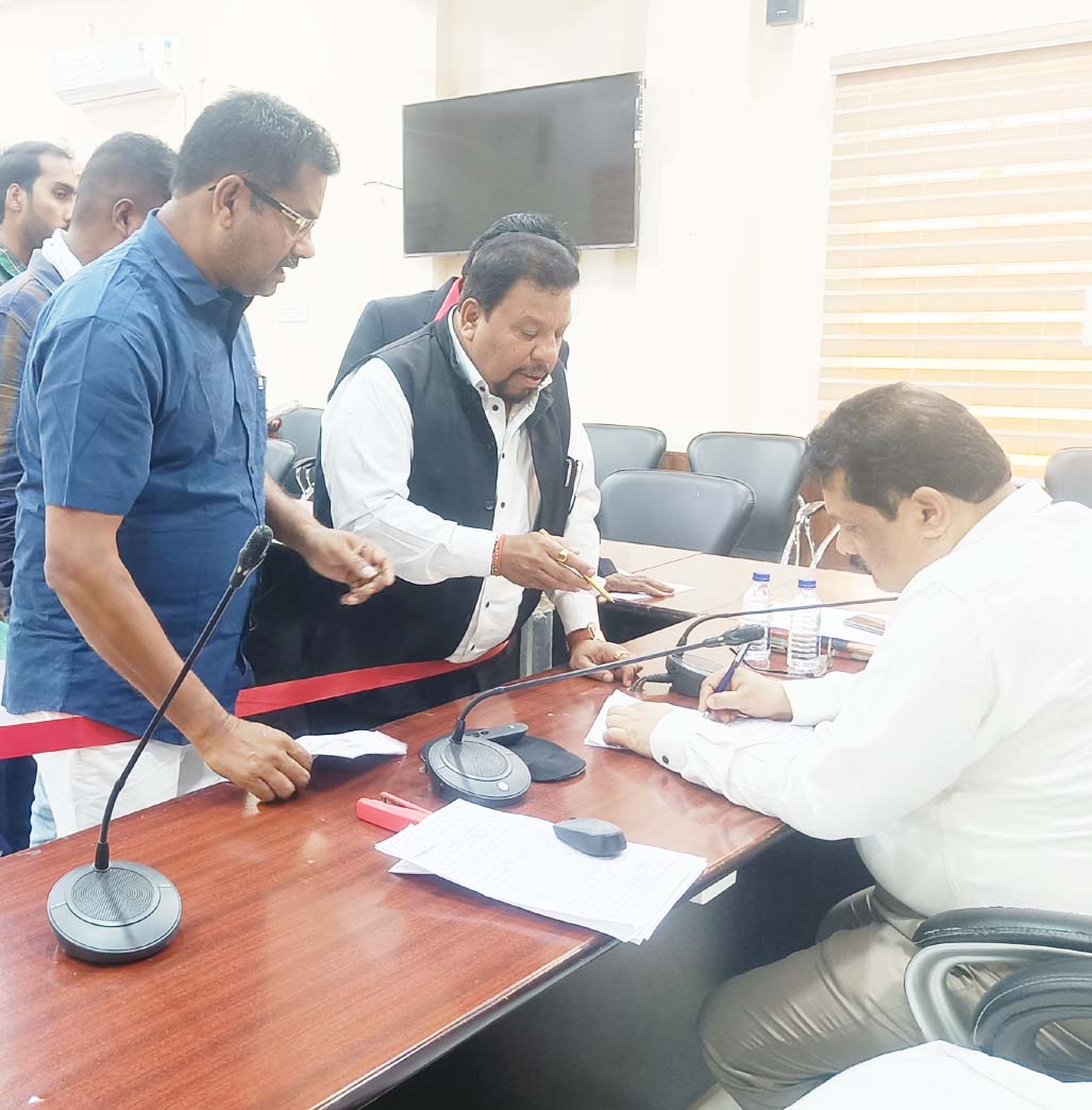 बरसों से एक ही विभाग में पदस्थ अफसर-कर्मियों का हो स्थानांतरण-पालक संघ 