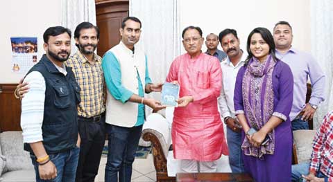 सीएम से प्रेस क्लब के नवनिर्वाचित पदाधिकारियों ने की मुलाकात सीएम से प्रेस क्लब के नवनिर्वाचित पदाधिकारियों ने की मुलाकात