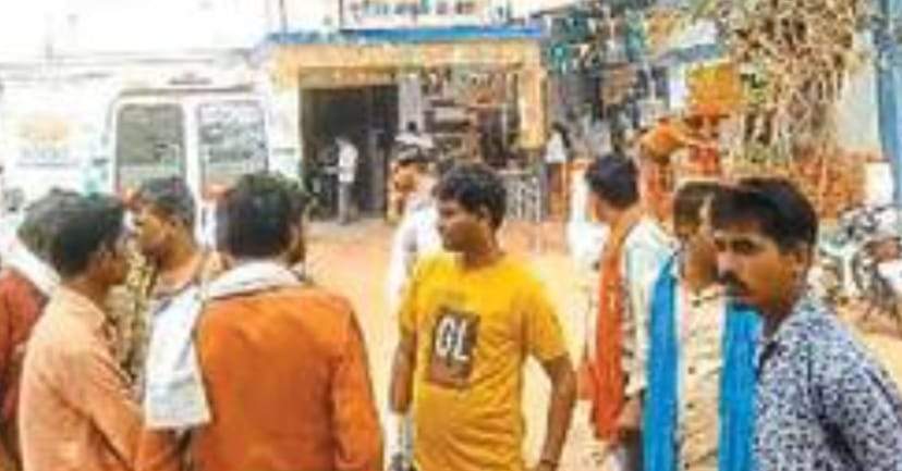 युवक की धारदार हथियार से हत्या, पुल के नीचे मिला शव