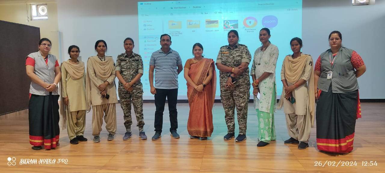 छात्राओं को महिला संबंधी अपराधों की दी जानकारी छात्राओं को महिला संबंधी अपराधों की दी जानकारी