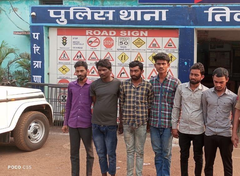 बंद गोदाम में सेंधमारी कर कबाड़ चोरी करने वाले 6 पकड़ाए बंद गोदाम में सेंधमारी कर कबाड़ चोरी करने वाले 6 पकड़ाए