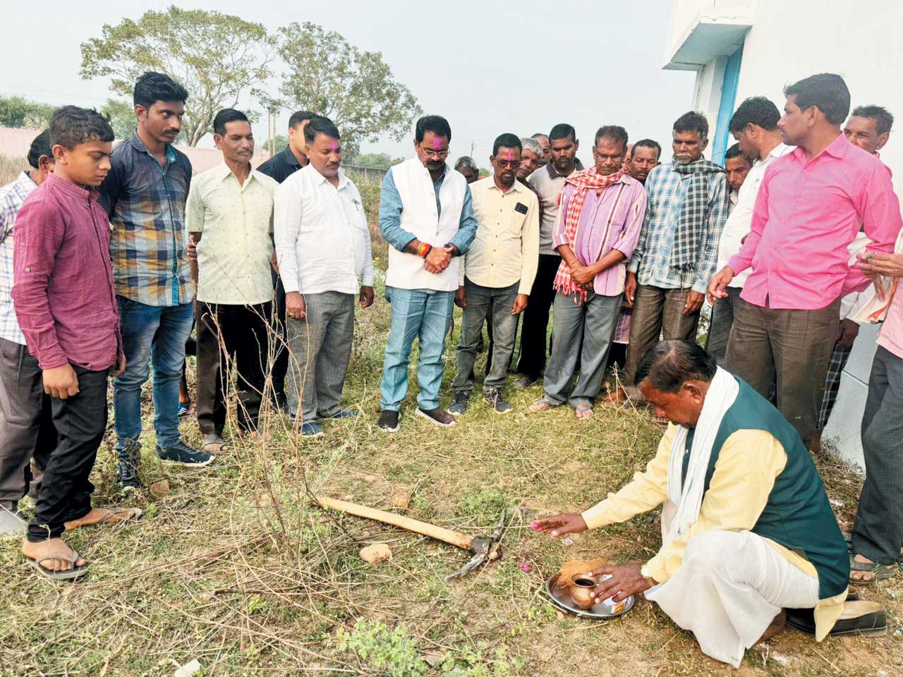 विधायक ने किया लाखों के कार्यों का भूमिपूजन विधायक ने किया लाखों के कार्यों का भूमिपूजन