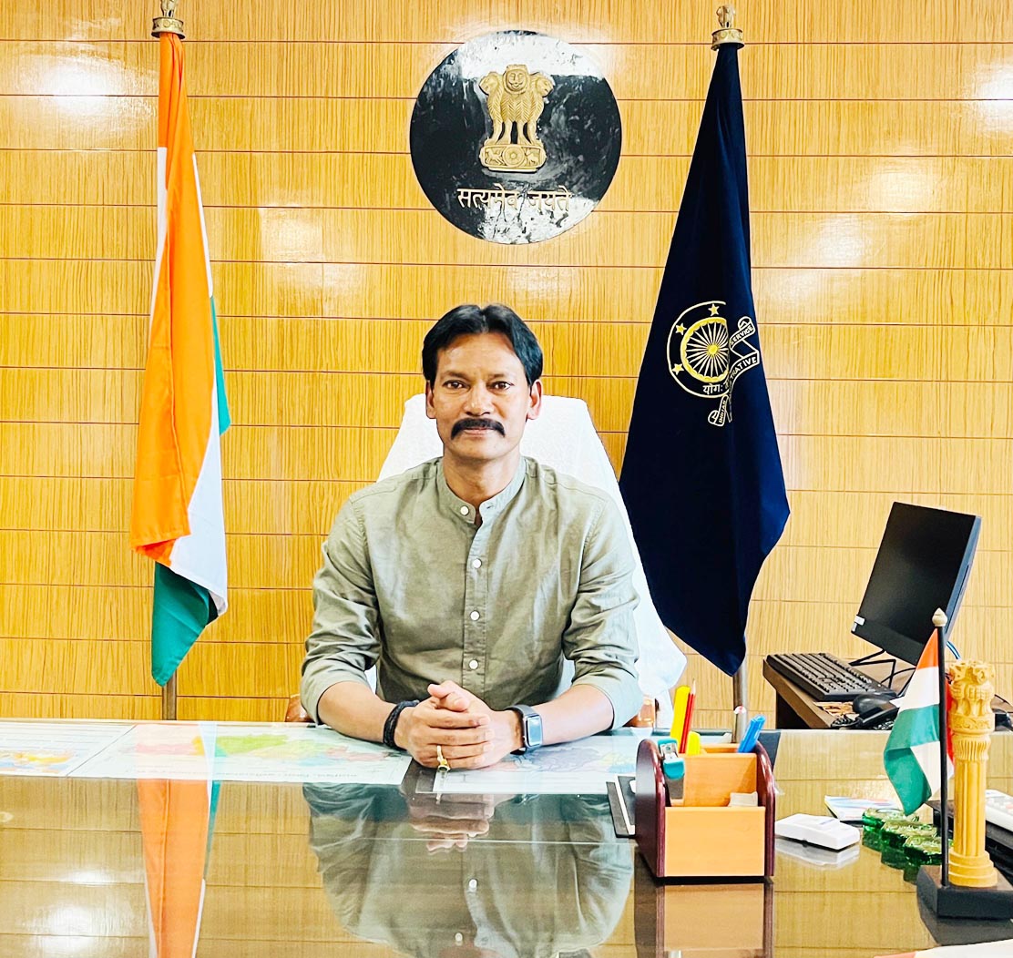 नए कलेक्टर कुमार लाल  चौहान ने संभाला पदभार
