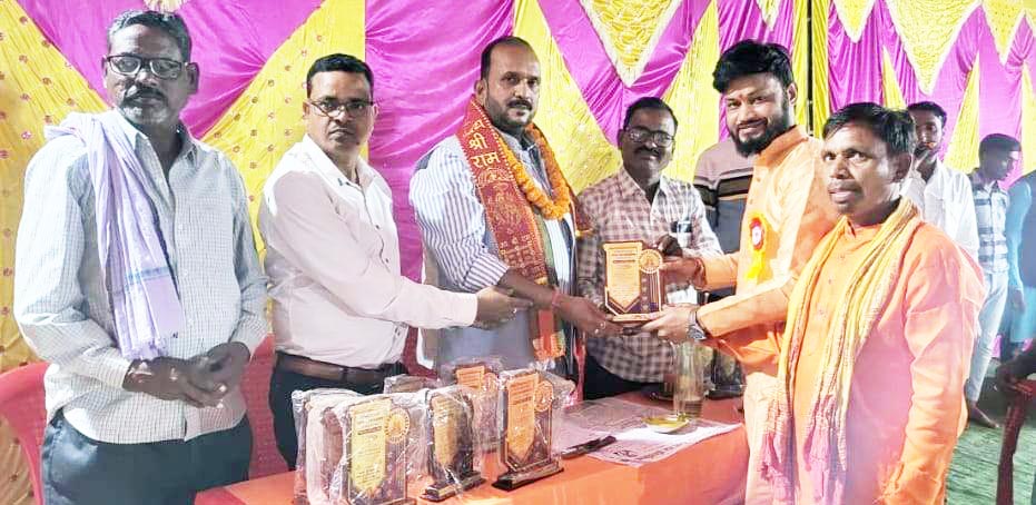 खेल एकजुट रहने के साथ संघर्ष करने की प्रेरणा देता है 