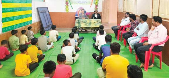 बालिका-बालक बालगृह का निरीक्षण
