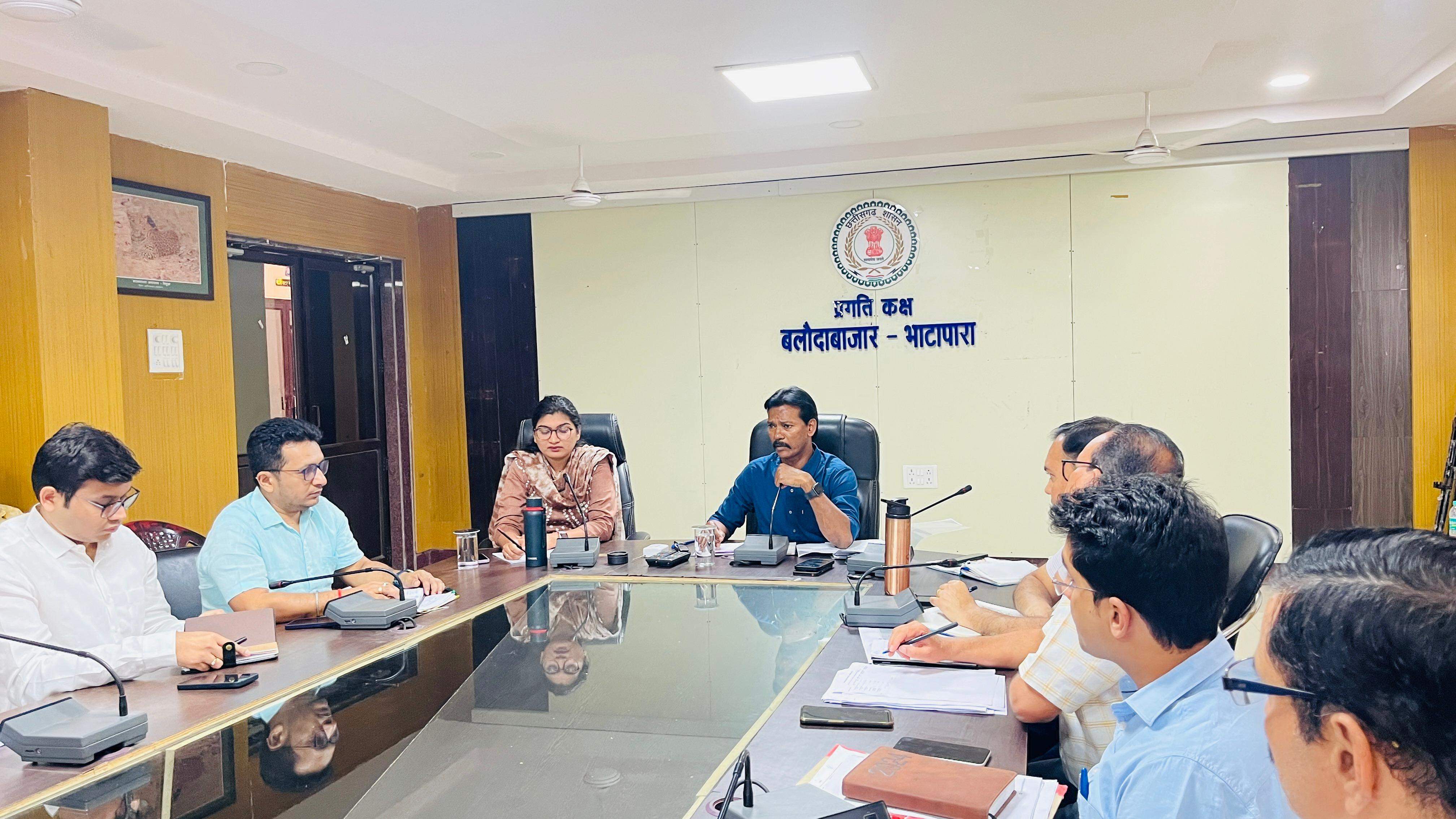 शासन की योजनाओं को शीघ्रता से पूर्ण करने निर्देश