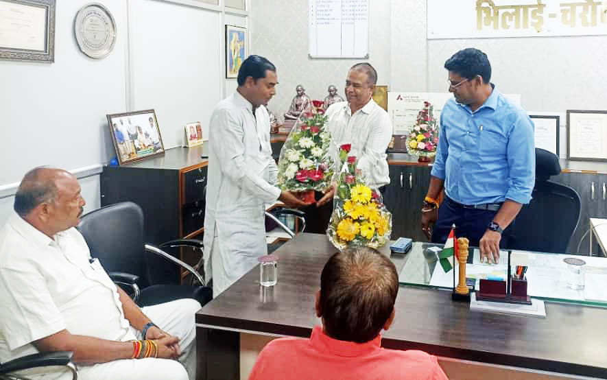 आयुक्त दशरथ सिंह राजपूत ने किया कार्यभार ग्रहण आयुक्त दशरथ सिंह राजपूत ने किया कार्यभार ग्रहण