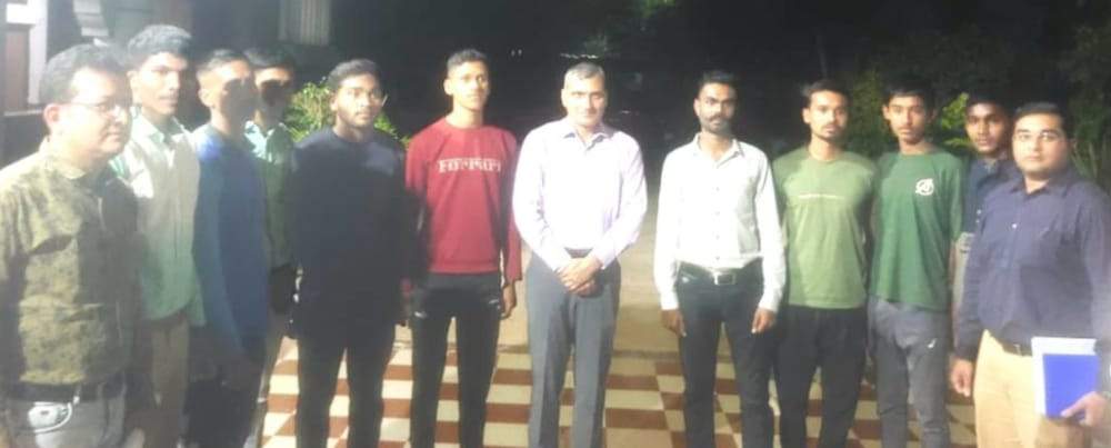 युवा दृढ़ इच्छा शक्ति के साथ अनुशासन में  रहकर कड़ी मेहनत करें और पाएं लक्ष्य