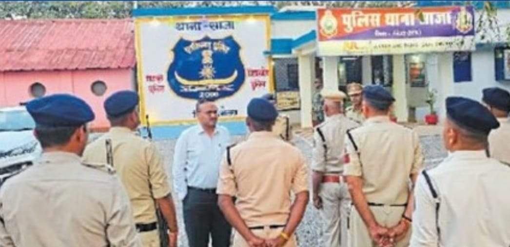 आईजी ने थानों का किया निरीक्षण, पुलिस  सहायता केंद्र में व्यवस्था का लिया जायजा 