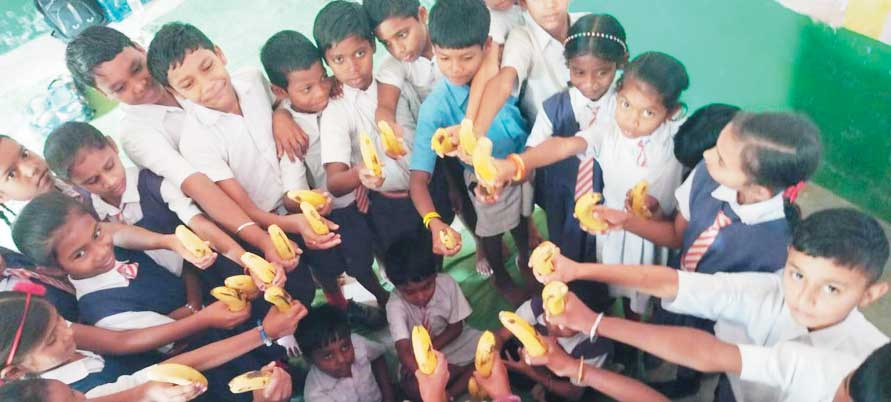 विद्यालय के बच्चों को मिला पूरक पोषण आहार