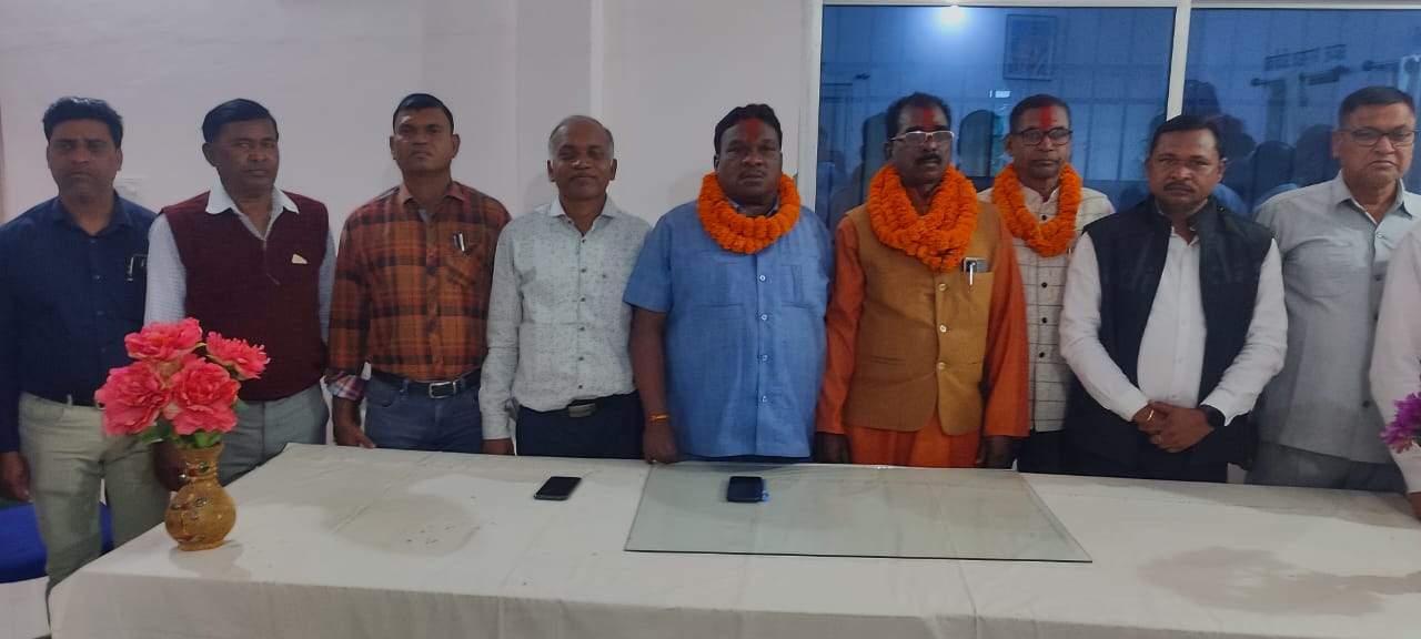 सेवानिवृत्त कर्मियों के लिए विदाई समारोह 