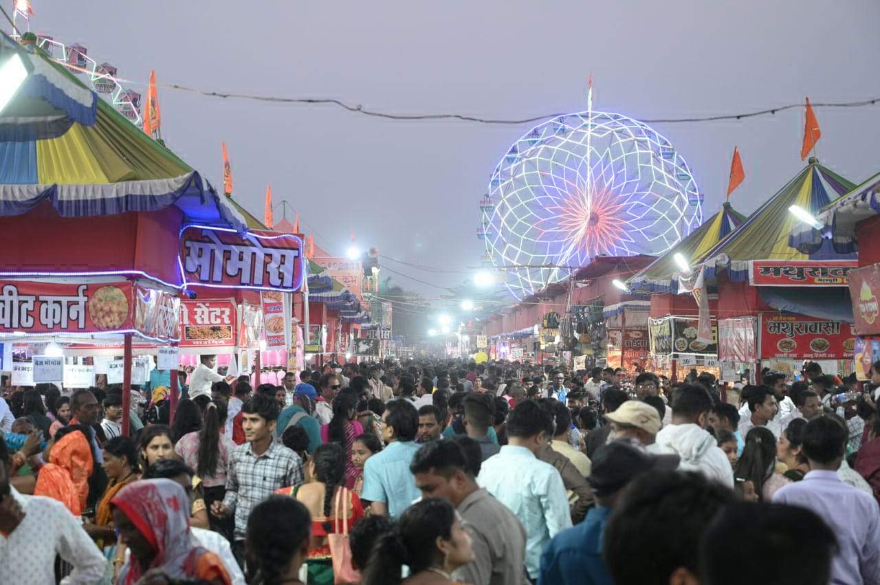 राजिम कुंभ कल्प मेला में रविवार को उमड़ा जनसैलाब