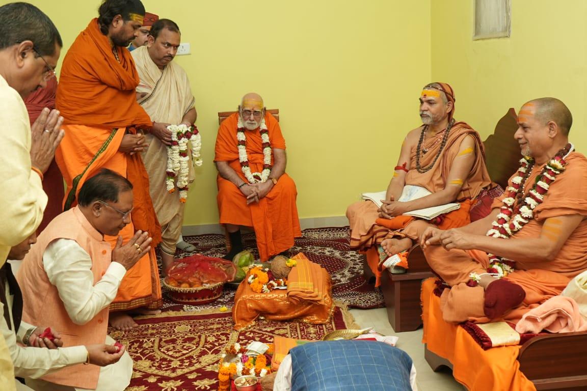 चुनाव से पहले भाई, कसाई की सूची जारी करेंगे-शंकराचार्य चुनाव से पहले भाई, कसाई की सूची जारी करेंगे-शंकराचार्य
