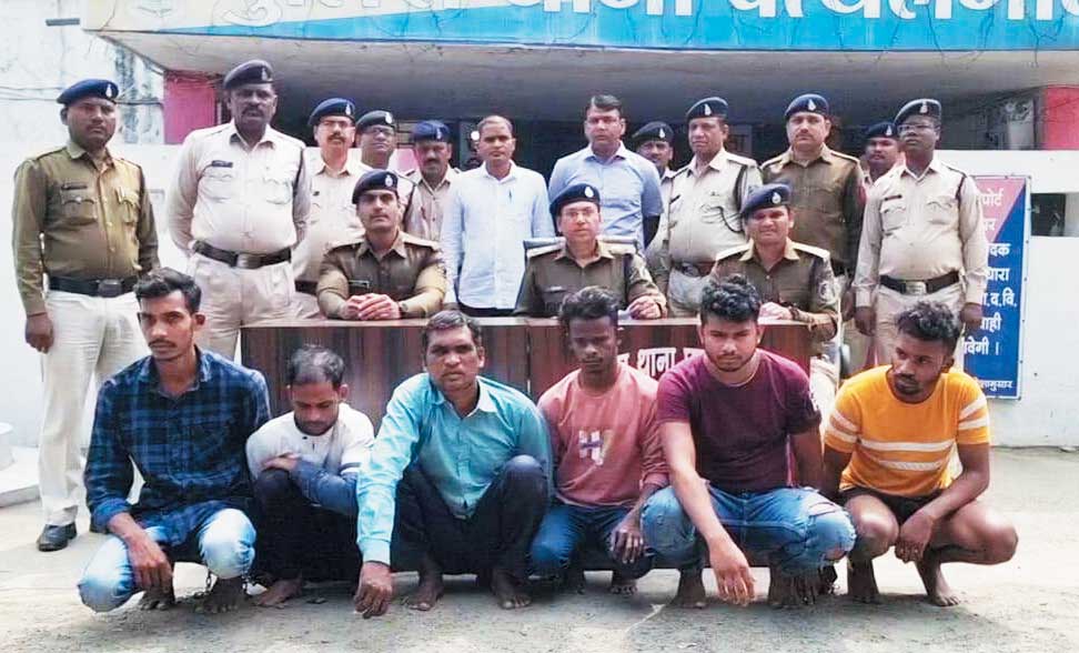 बाइक चोर गिरोह को जाल बिछाकर पकड़ा