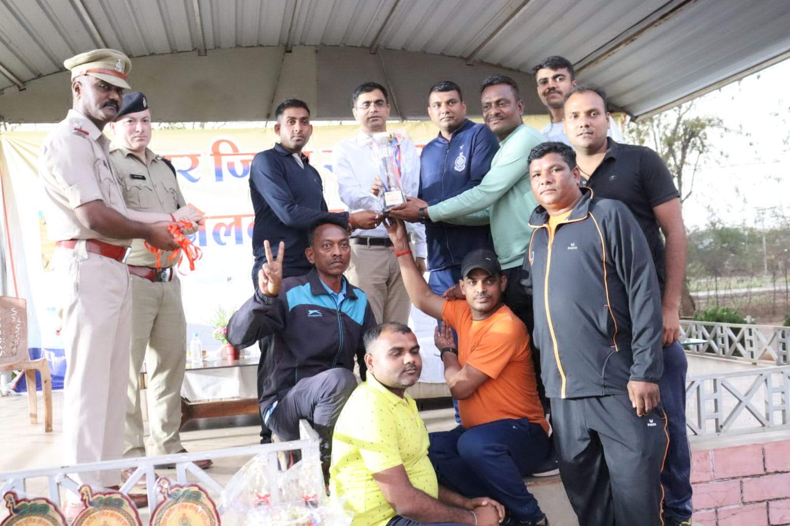 खेल से होता है शारीरिक व मानसिक विकास-झा