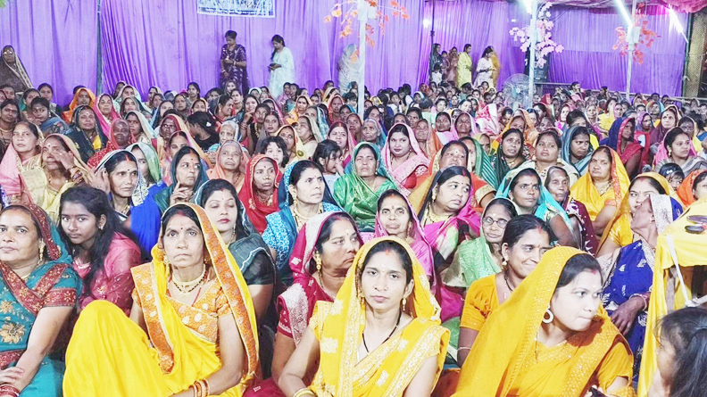 भागवत कथा में शामिल हुईं उत्तरी