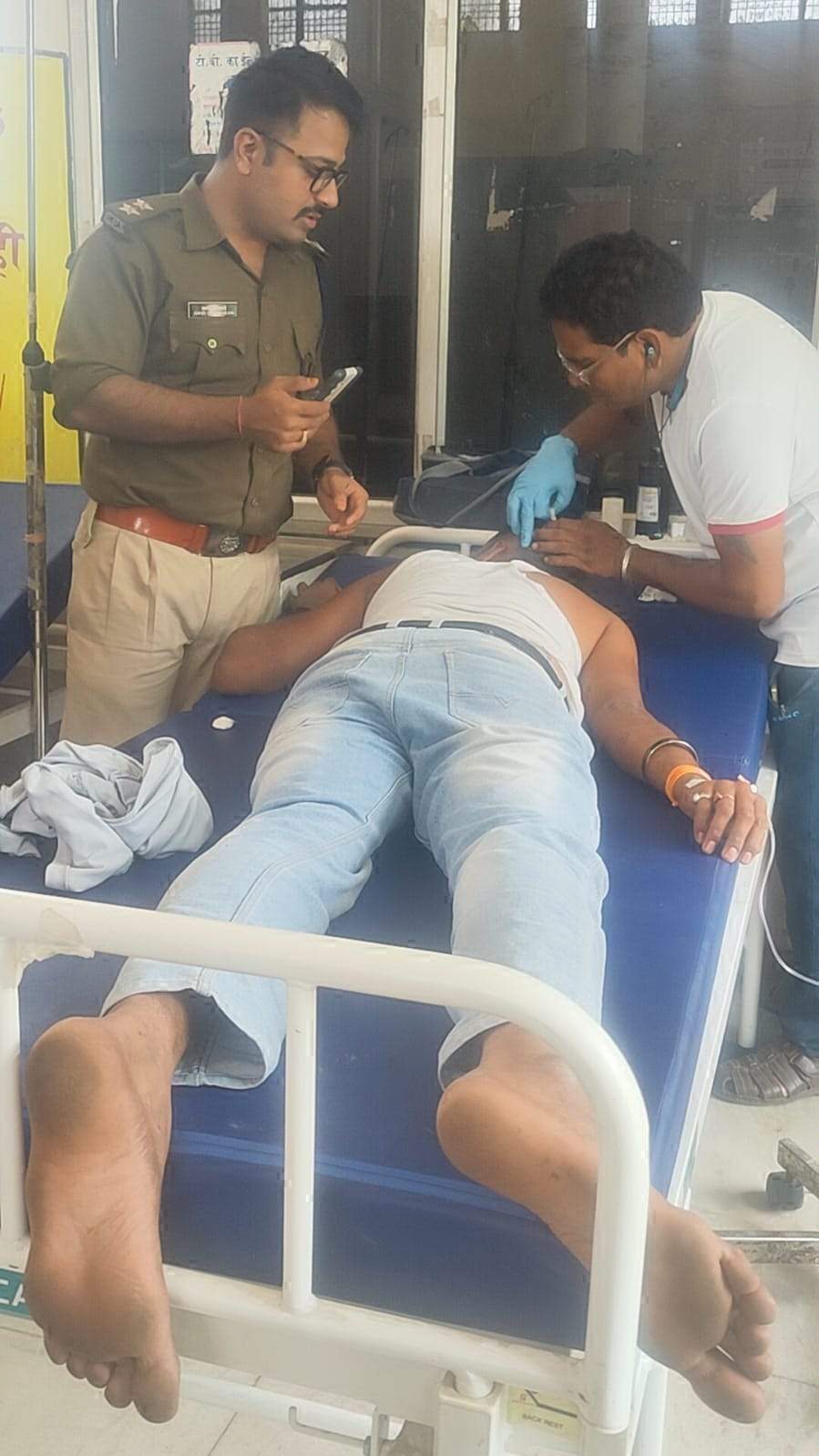 दिनदहाड़े चलाई गोली, रायपुर एयरपोर्ट से आप नेता गिरफ्तार दिनदहाड़े चलाई गोली, रायपुर एयरपोर्ट से आप नेता गिरफ्तार