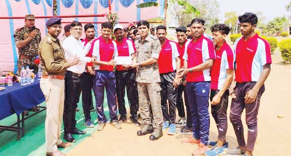 सामुदायिक पुलिसिंग, क्रिकेट स्पर्धा में कन्हारगांव की टीम विजेता सामुदायिक पुलिसिंग, क्रिकेट स्पर्धा में कन्हारगांव की टीम विजेता