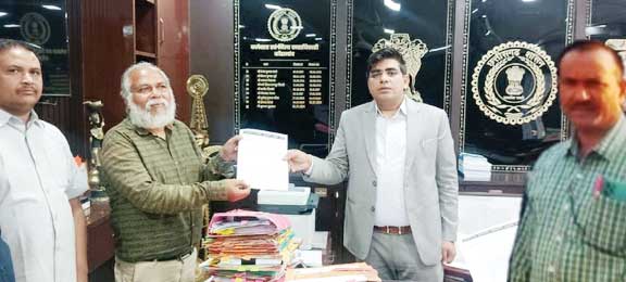 आम चुनाव में मोर्चा ने मांग व सुझाव कलेक्टर को सौंपा