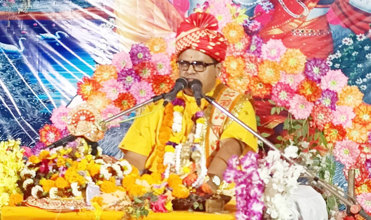 धर्म के नाम पर धन वसूलने वालों से रहे सावधान - पं.अशोक धर्म के नाम पर धन वसूलने वालों से रहे सावधान - पं.अशोक