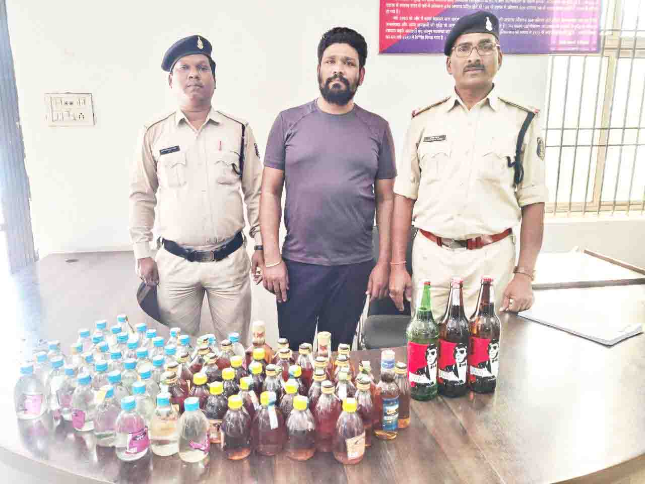 अवैध शराब जब्त, 2 पकड़ाए अवैध शराब जब्त, 2 पकड़ाए