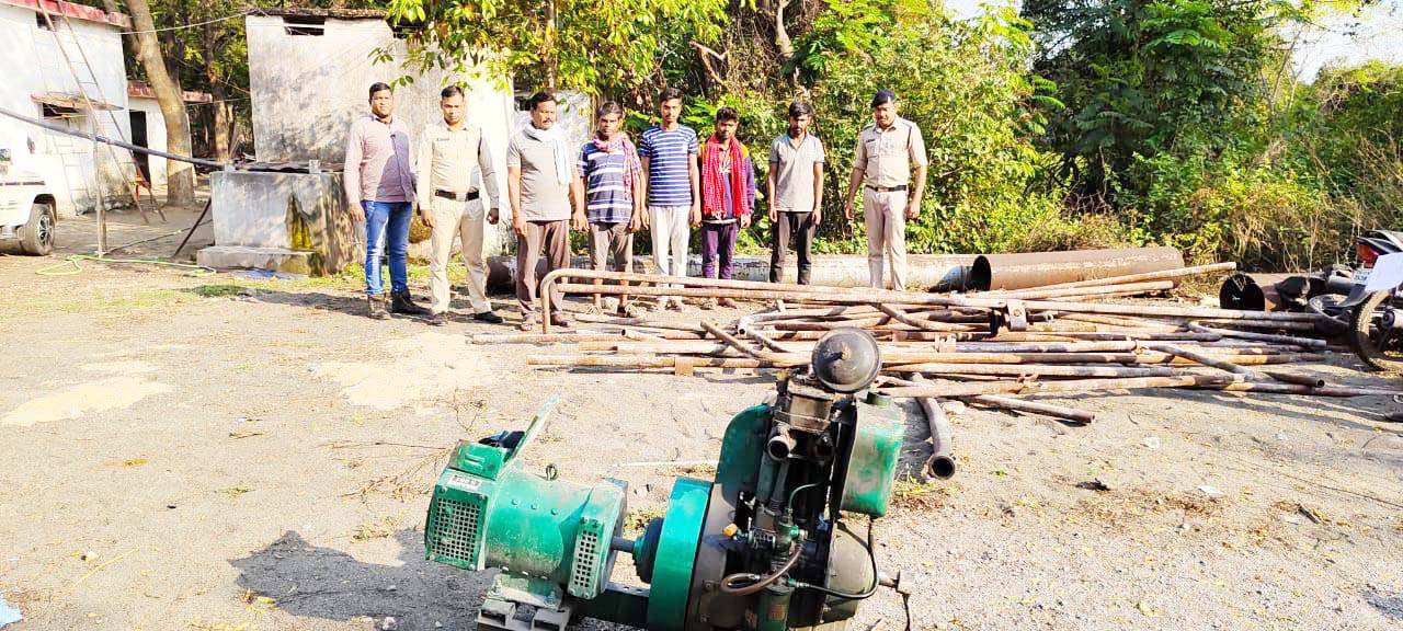 पावर प्लांट में कबाड़ चोरी करते 5 गिरफ्तार पावर प्लांट में कबाड़ चोरी करते 5 गिरफ्तार