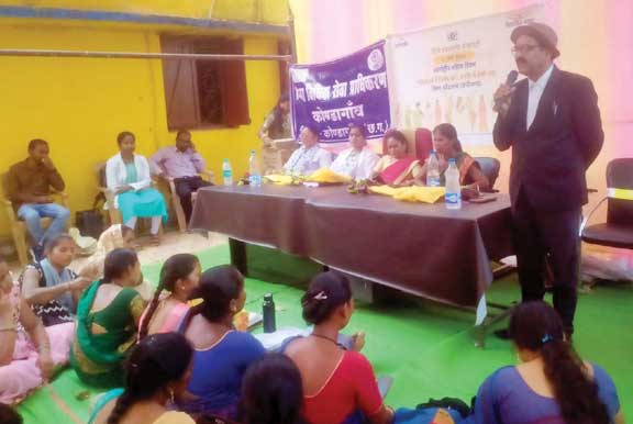 महिलाओं को अधिकार व कानूनी की दी जानकारी महिलाओं को अधिकार व कानूनी की दी जानकारी