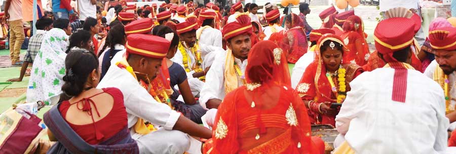 सामूहिक विवाह से मिलेगी प्रेरणा- विधायक, 300 जोड़े बंधे परिणय सूत्र में