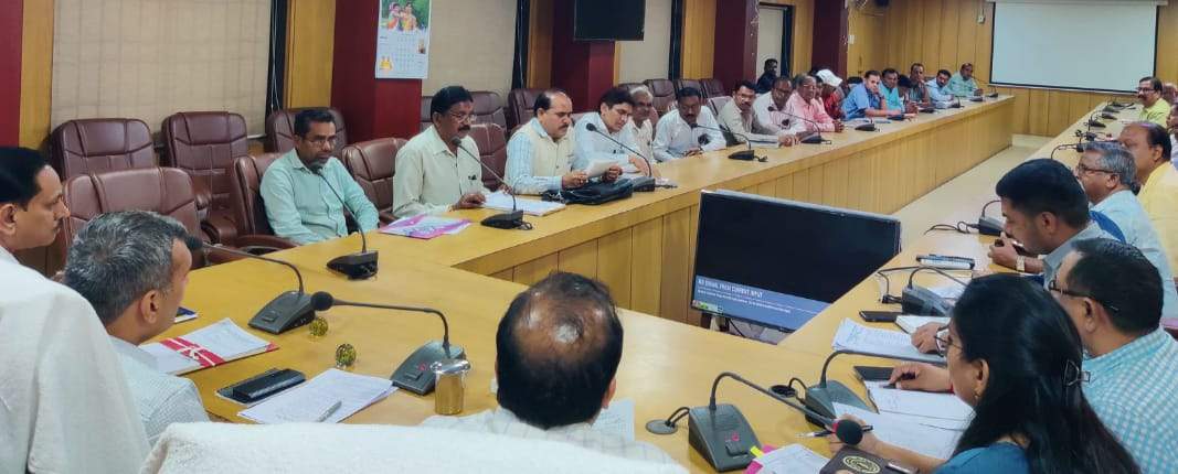जिला स्तरीय सतर्कता एवं मानिटरिंग समिति की बैठक