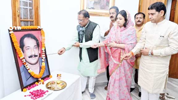 दिलीप सिंह जूदेव के नाम पर पुरस्कार शुरू करने पर विचार करेगी राज्य सरकार