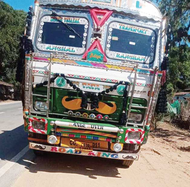 ट्रक की टक्कर, बाइक सवार दो युवकों की मौत, ड्राइवर गिरफ्तार