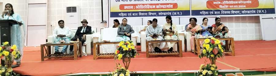  महिला दिवस पर विधिक जागरूकता शिविर