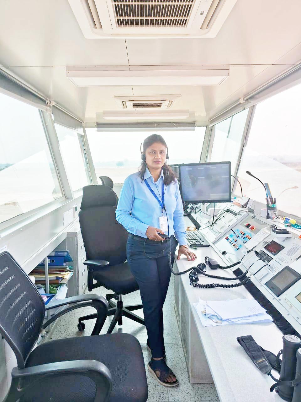 फ्लाइट की सुरक्षित लैंडिंग और टेकऑफ में श्रद्धा की अहम भूमिका