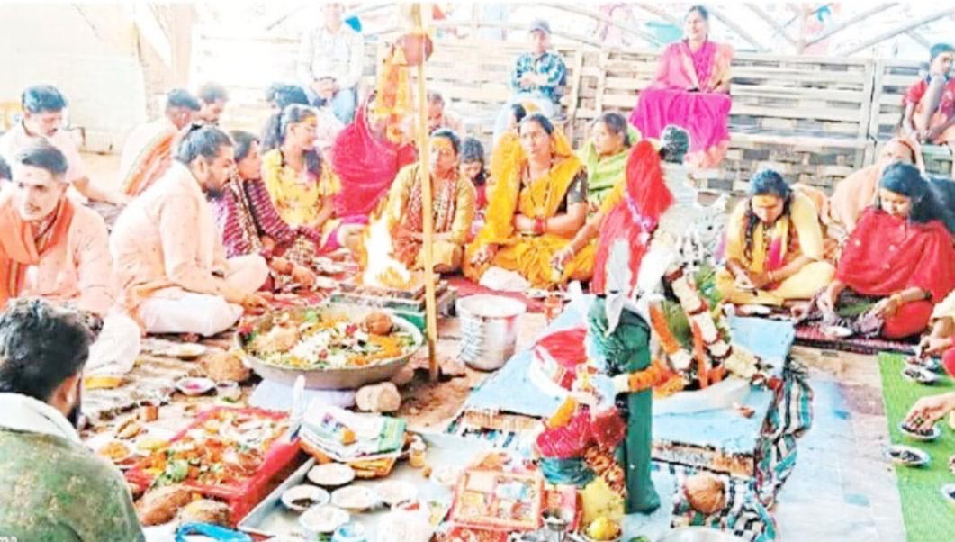 शिवालयों में गूंजते रहे ओम नम: शिवाय