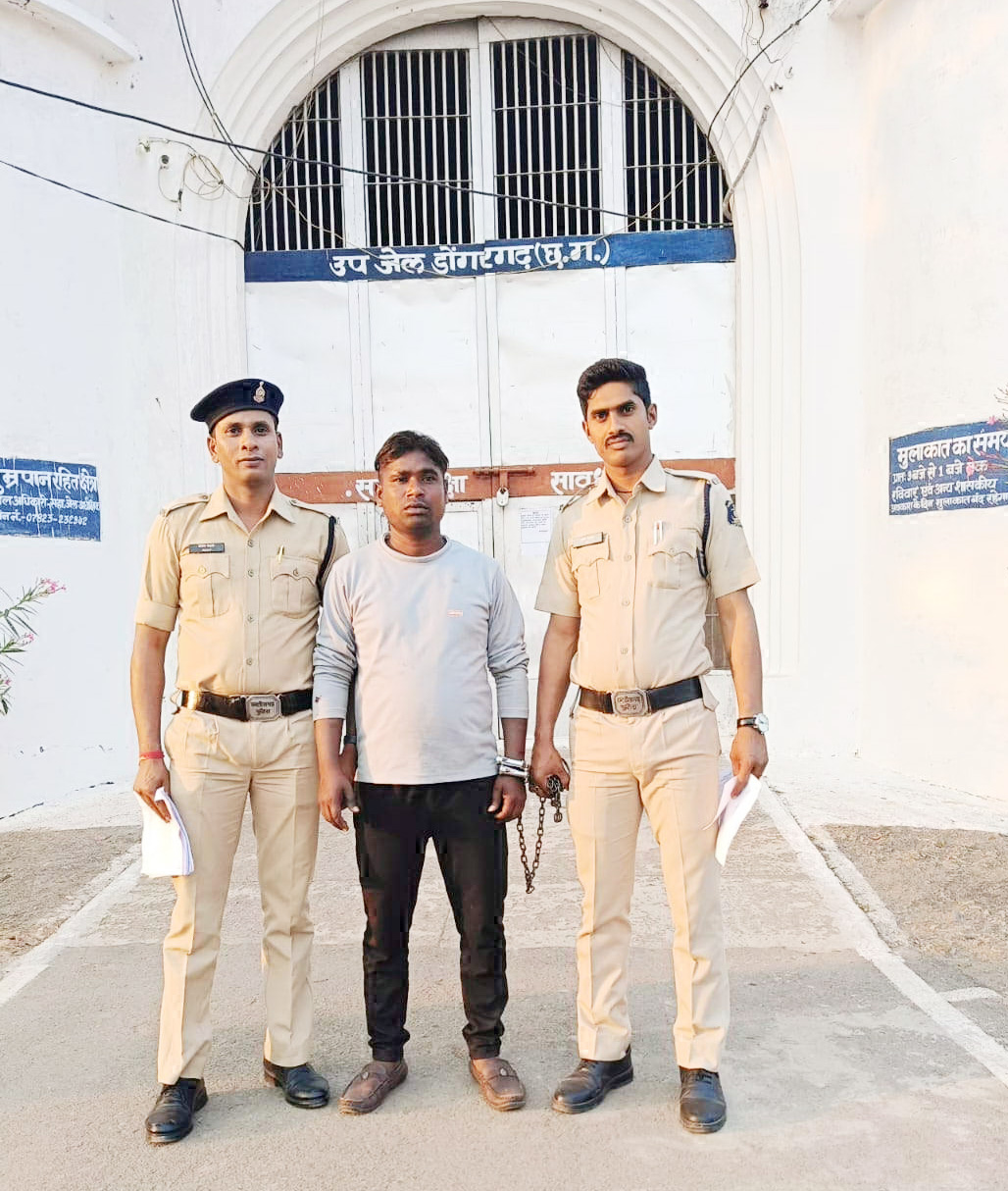 चाकू लेकर धमकाया, आरोपी बंदी चाकू लेकर धमकाया, आरोपी बंदी