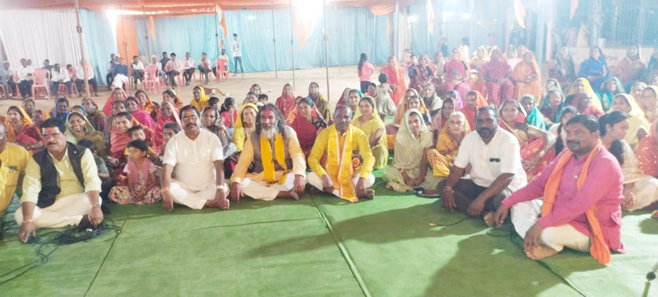 सांसद प्रत्याशी भोजराज नाग ने नगरी मंडल में किया जनसंपर्क