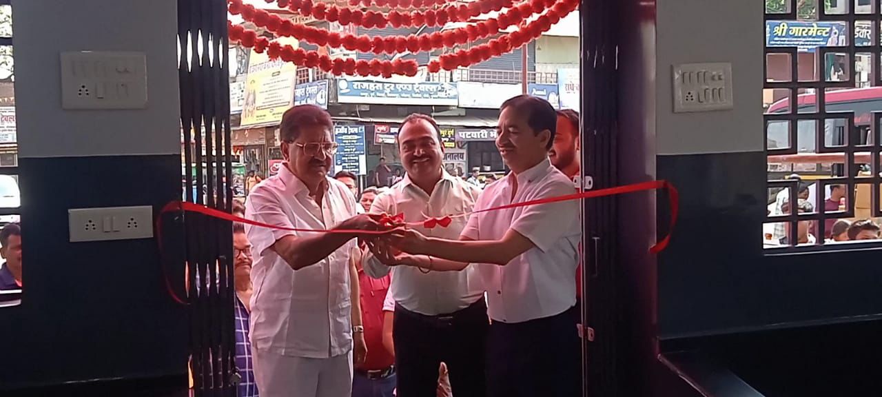 भाजपा नेता राय ने किया प्रतीक्षालय भवन का उद्घाटन