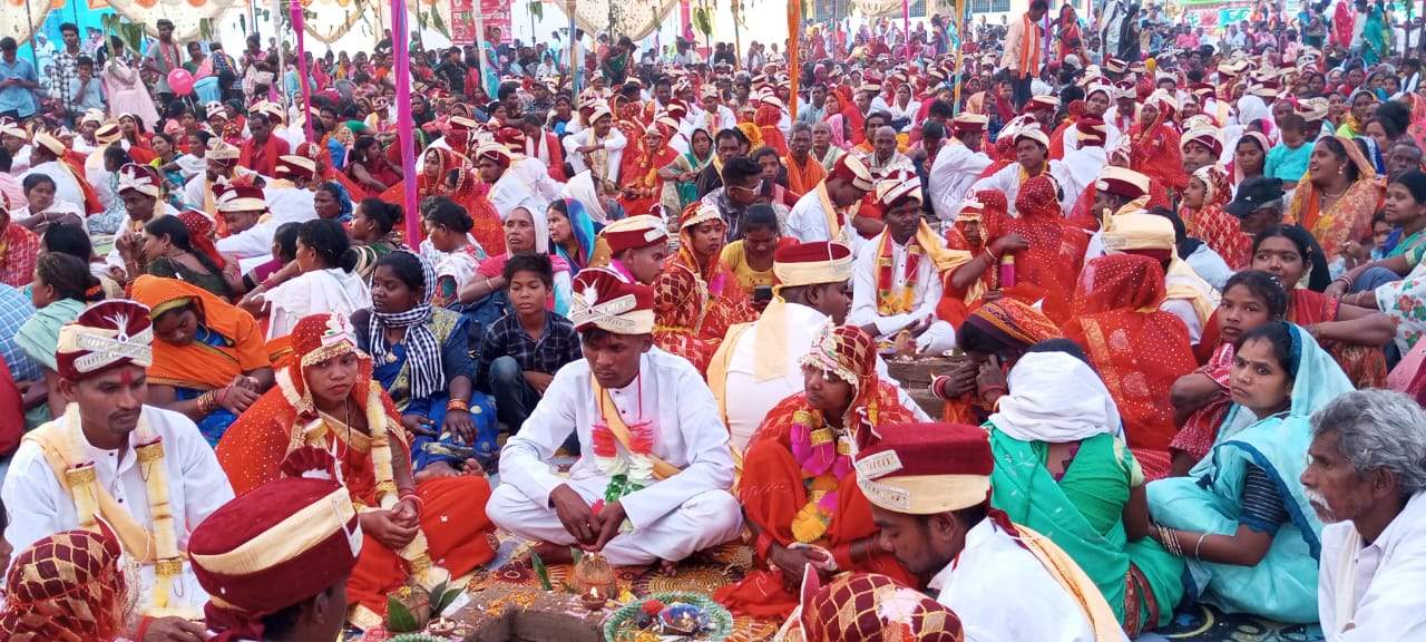 221 जोड़े बंधे परिणय सूत्र में