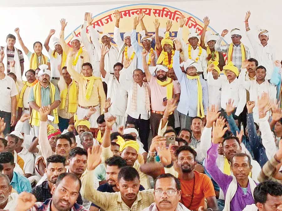 सर्व आदिवासी समाज के पदाधिकारियों का शपथ ग्रहण समारोह सर्व आदिवासी समाज के पदाधिकारियों का शपथ ग्रहण समारोह