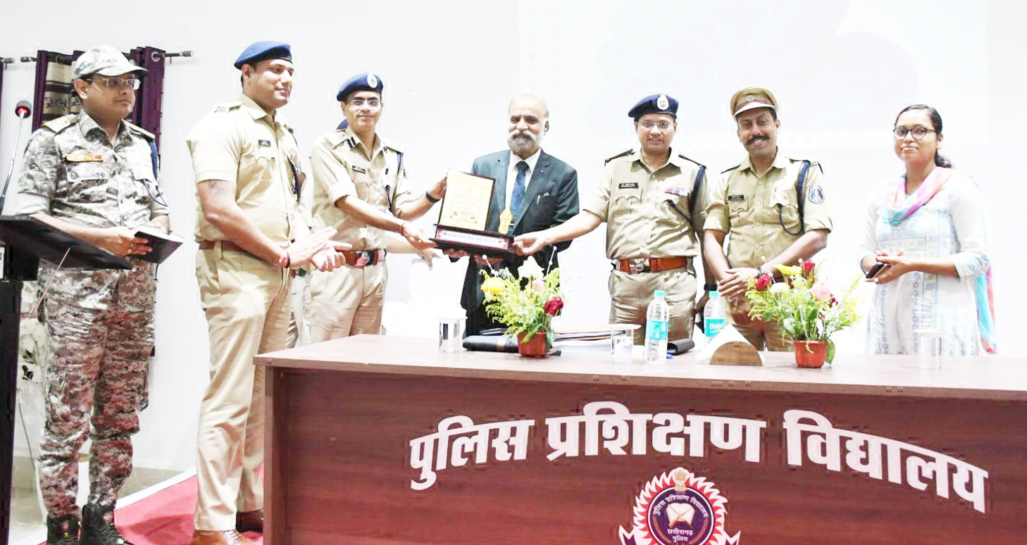 नए कानूनों पर एक दिवसीय कार्यशाला नए कानूनों पर एक दिवसीय कार्यशाला