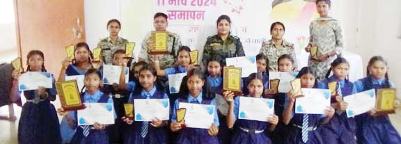 स्पर्धाओं के विजेता पुरस्कृत स्पर्धाओं के विजेता पुरस्कृत