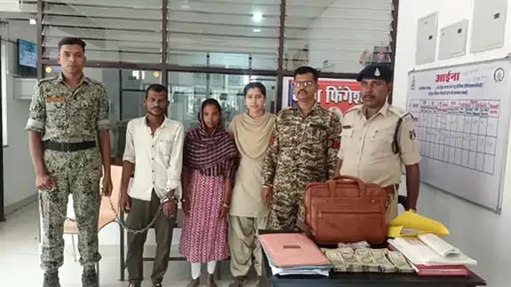 3 लाख से भरा बैग लेकर भागे चोर, 2 गिरफ्तार