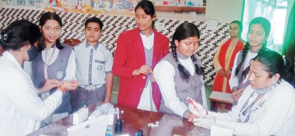 स्कूल में 412 विद्यार्थियों की सिकल सेल जांच