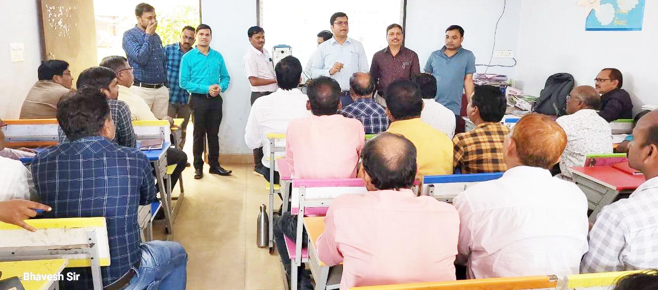 मतदान दलों को दिया गया प्रशिक्षण मतदान दलों को दिया गया प्रशिक्षण