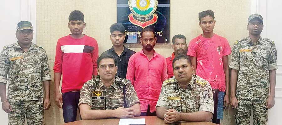 5 नक्सलियों का समर्पण