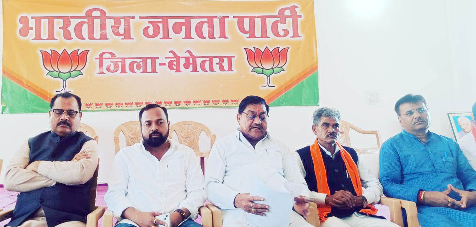 दयालदास बघेल ने सरकार की 100 दिन की उपलब्धियां बताई  