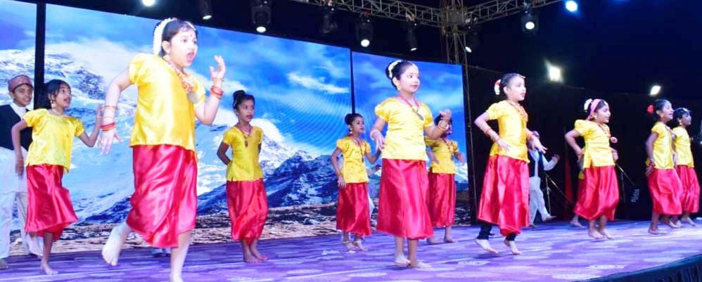 वार्षिकोत्सव में बिखरी सांस्कृतिक कार्यक्रमों की छटा