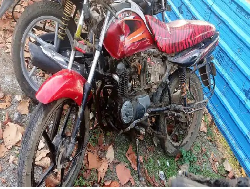 कार की टक्कर से बाइक सवार मजदूर की मौके पर ही मौत