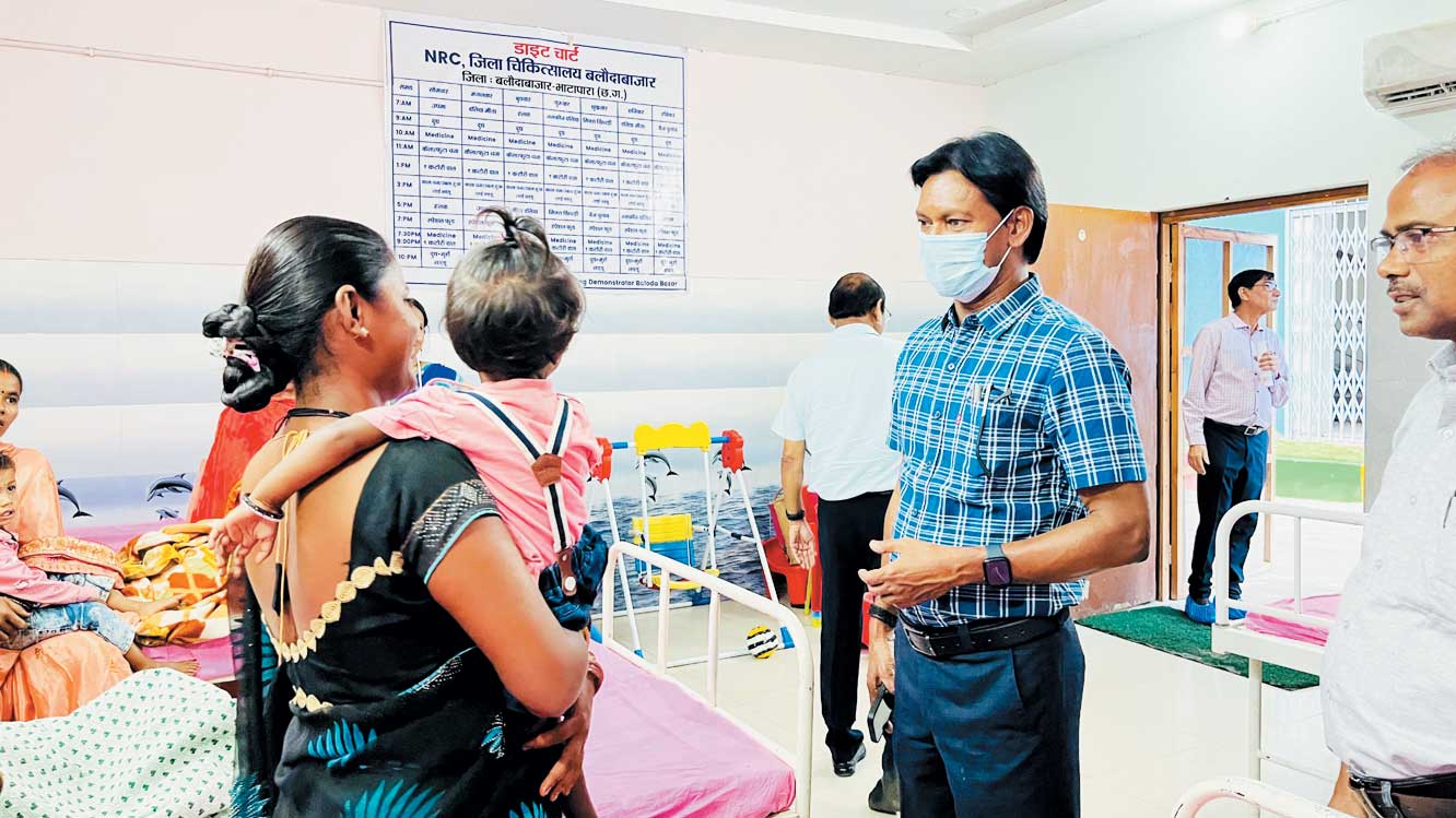 लिफ्ट के लिए निर्माण शुरू नहीं, इंजीनियर व ठेकेदार तलब