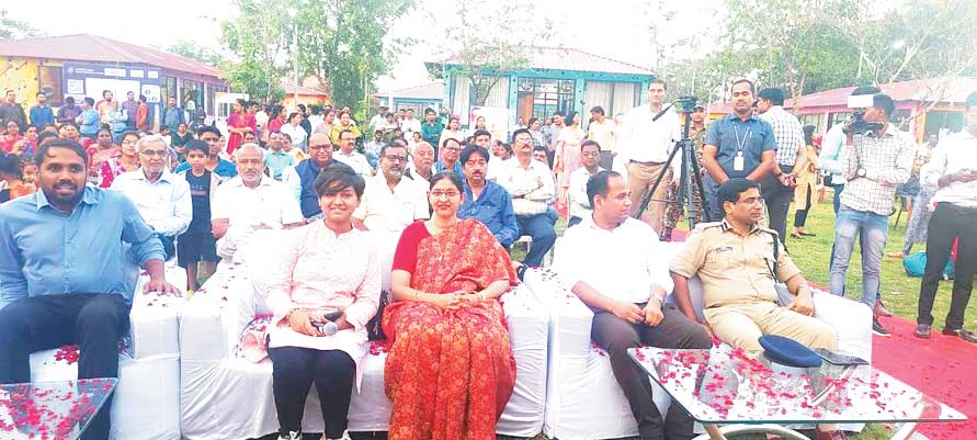 आरू साहू ने गीत गाकर मतदान करने किया प्रेरित